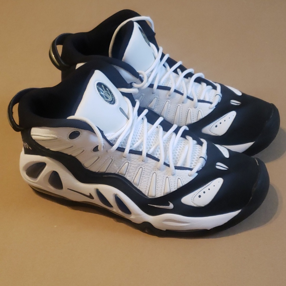 97' Nike Uptempo
